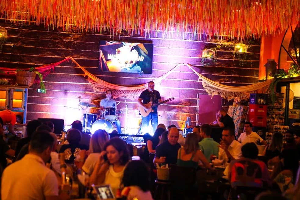 Os top restaurantes com música ao vivo em Brasília para curtir