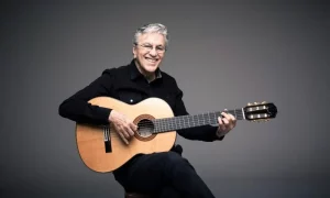 Sesc-DF comemora 80 anos com show gratuito de Caetano Veloso e maratona de serviços em Brasília