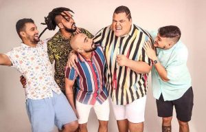 Menos é Mais escolhe o gramado do Mané Garrincha para gravação do novo audiovisual “TRILHA”