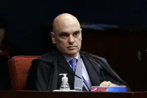 Alexandre de Moraes determina bloqueio de R$ 6 bilhões de advogado brasiliense