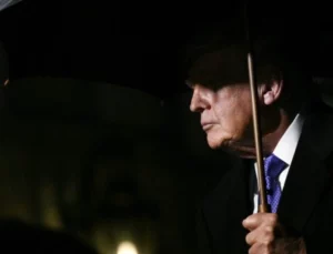 Editorial do New York Times critica intromissão de Trump e alerta para riscos nas eleições do Brasil