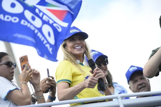 Defesa de base aliada e balanço de gestão: Celina Leão realiza carreata em Samambaia