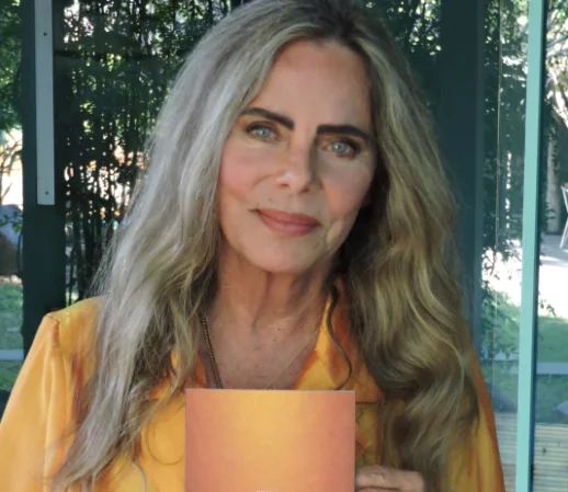 Literatura e memória: Bruna Lombardi lança dois livros na Livraria da Travessa neste domingo