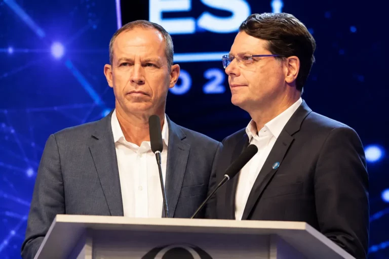 Caputo, um dos principais nomes do debate da Band, ataca a esquerda e Cappelli defende pragmatismo no DF