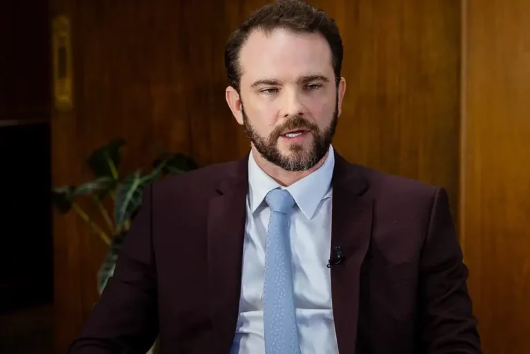 Governo estuda taxar ou limitar ‘pejotização’ para combater déficit da Previdência, diz Dario Durigan