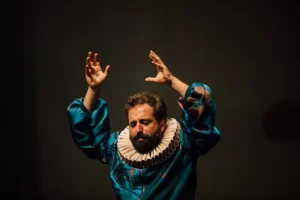 Gregório Duvivier leva poesia e humor aos palcos de Brasília com o espetáculo “O Céu da Língua”