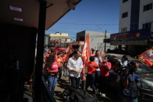 Em agenda no Itapoã, Kiko Caputo defende regularização fundiária e obras de mobilidade para a região