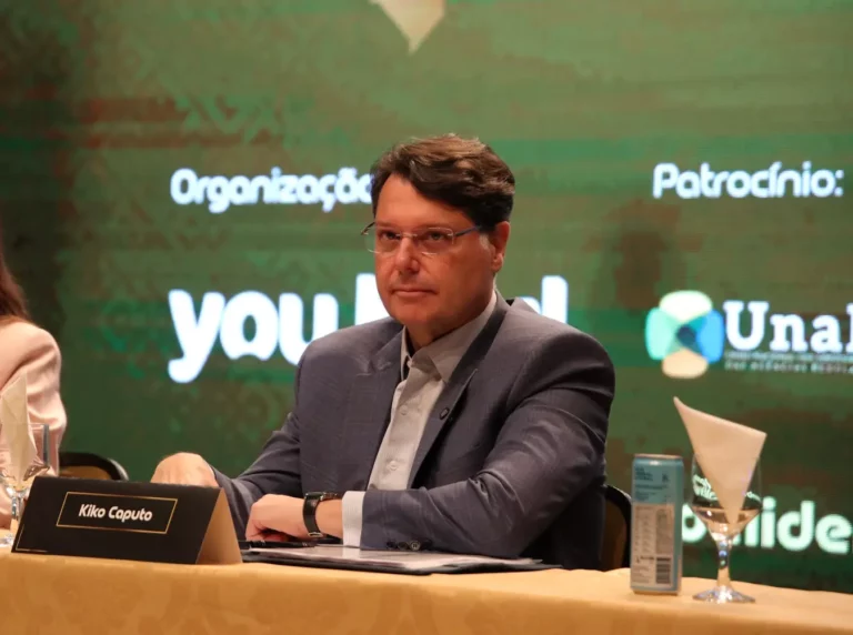 Kiko Caputo promete reajustar auxílio-alimentação dos servidores do DF para R$ 1,2 mil