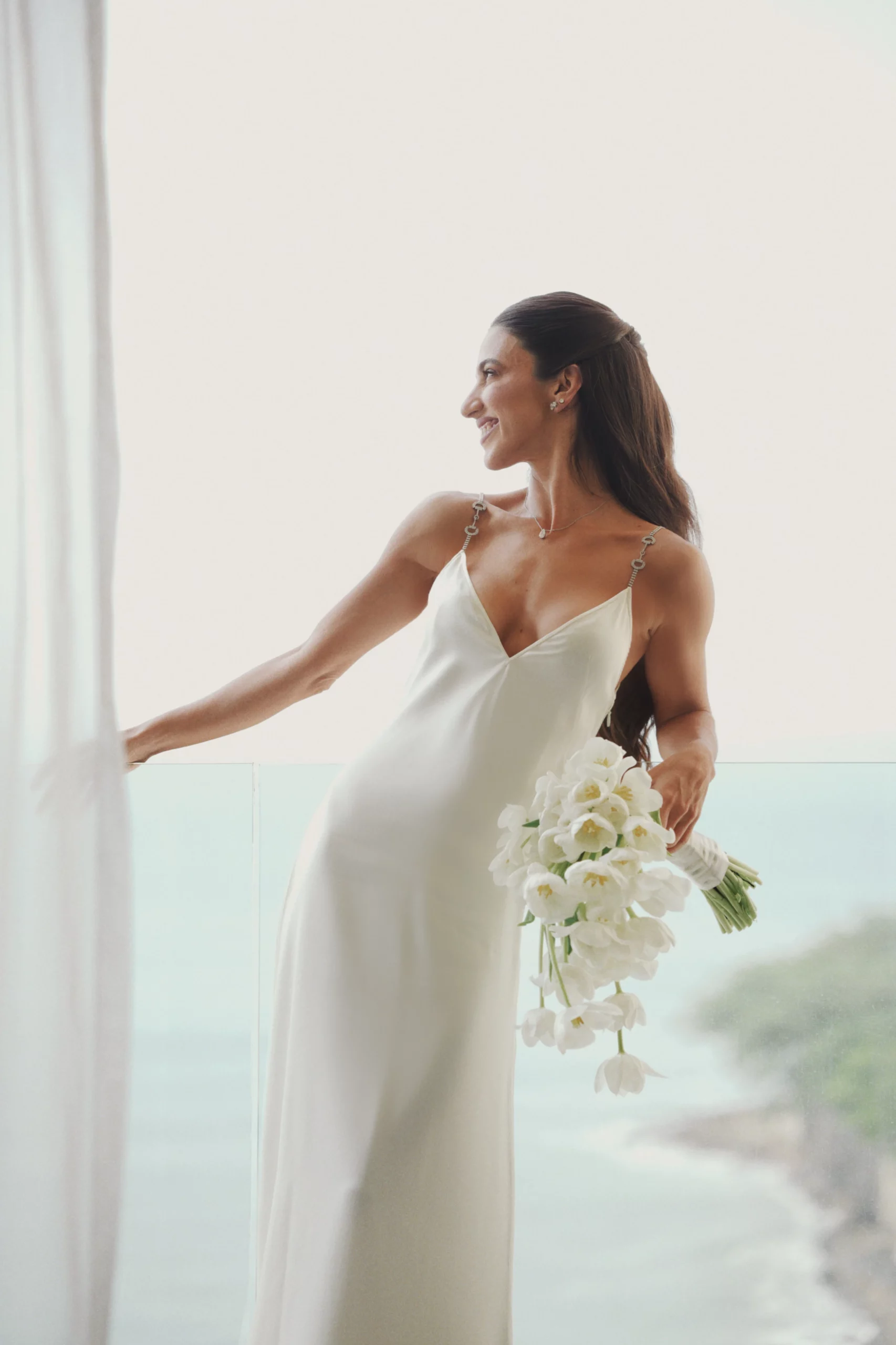 Luiza Sobral durante o casamento civil