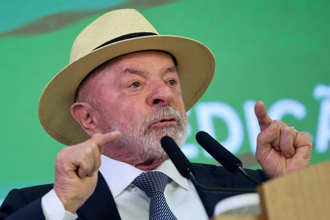 Lula culpa mudança nos hábitos de consumo e juros altos por “sensação” de inflação