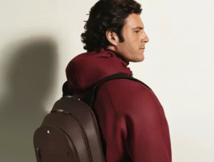 Montblanc reinterpreta o luxo contemporâneo com novas coleções de bolsas e mochilas focadas na mobilidade