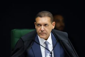 TSE debate veto total a deepfakes em campanhas após polêmica em convenção do PL