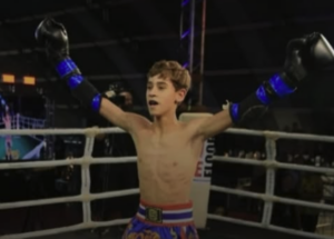 Promessa do Muay Thai do DF, jovem de 14 anos faz vaquinha para disputar Pan-Americano e Mundial no México