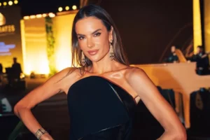 Alessandra Ambrósio será homenageada pela BrazilFoundation no New York Gala 2026