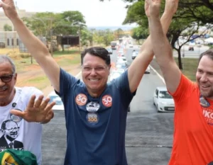 Com apoio de Arruda, Kiko Caputo lidera carreata com mais de 300 veículos em Brasília