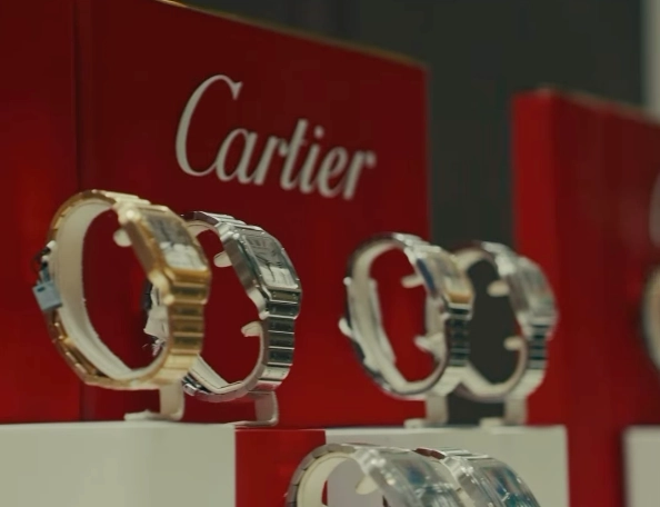 Iguatemi Brasília renova espaço de alta relojoaria e reúne marcas como Cartier, Breitling e Bulgari