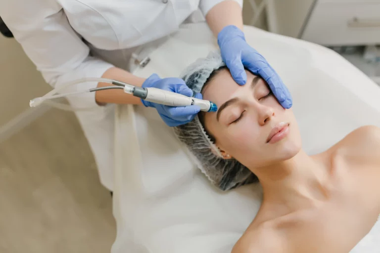 Preparação para o verão: dermatologista orienta planejamento de tratamentos faciais e corporais