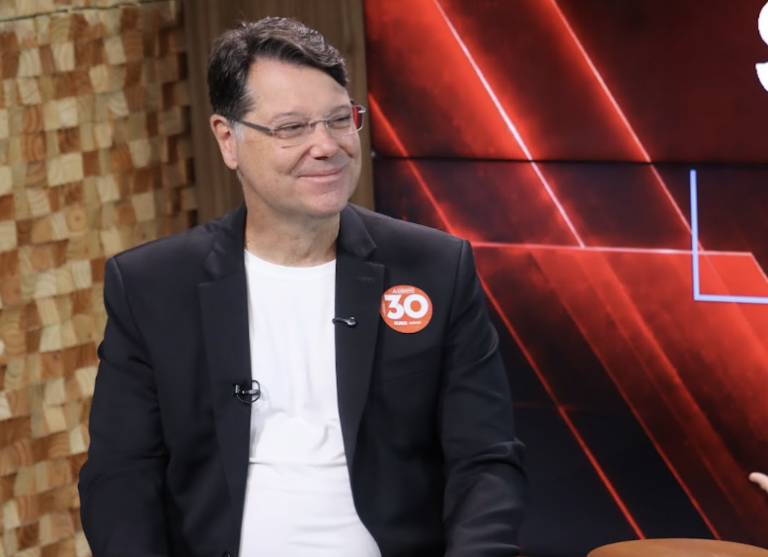 Em sabatina, Kiko Caputo crítica esquerda: “Quer que você seja pobre”