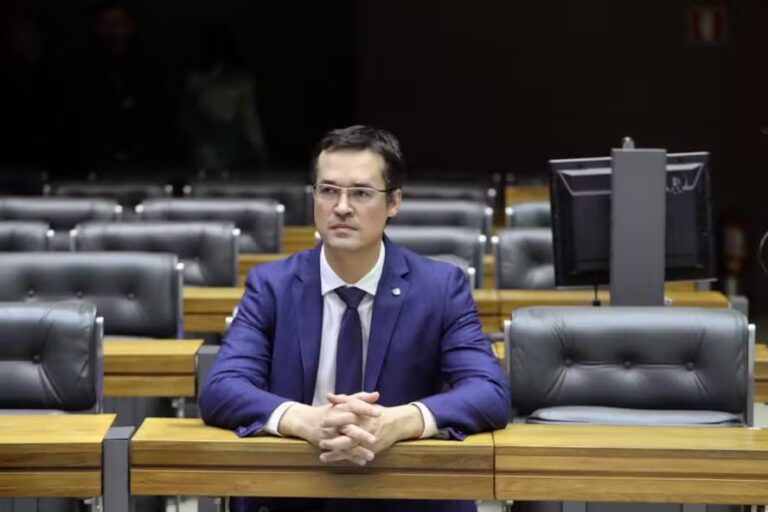 Deltan Dallagnol é eleito senador pelo Paraná, mas candidatura aguarda decisão final do TSE