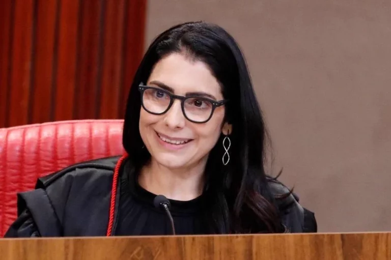 Ministra do TSE que vetou púlpito vazio no debate da Globo atendeu a governo do qual fez parte